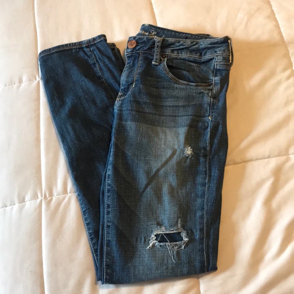 American eagle ripped jeans